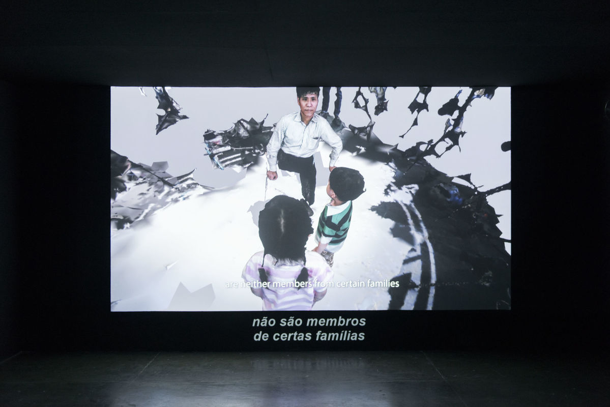 Vista da instalação  [view of the installation] <i>Single Copy 副本人</i> [Cópia única] (2019), de [by] Hsu Che-Yu, na [at the] 34ª Bienal de São Paulo. © Levi Fanan / Fundação Bienal de São Paulo