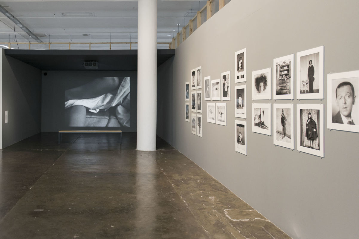 Vista das obras de [view of the artworks by] Claude Cahun na [at the] 34ª Bienal de São Paulo. © Levi Fanan / Fundação Bienal de São Paulo