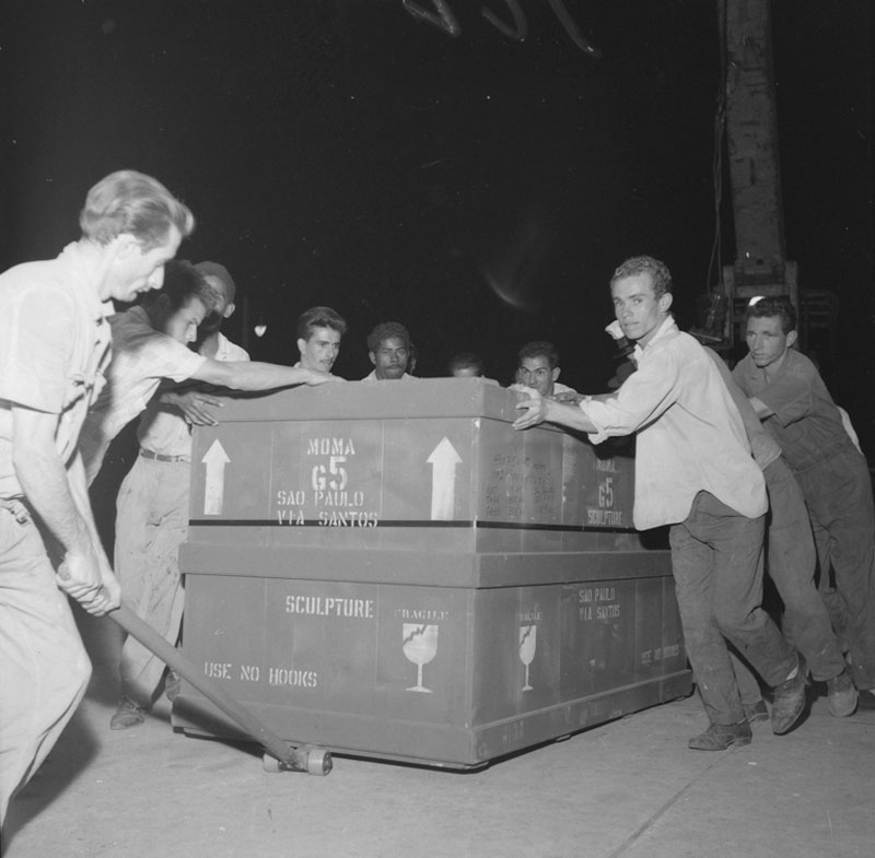 Montagem da 6ª Bienal de São Paulo (1961) © Athayde de Barros / Fundação Bienal de São Paulo