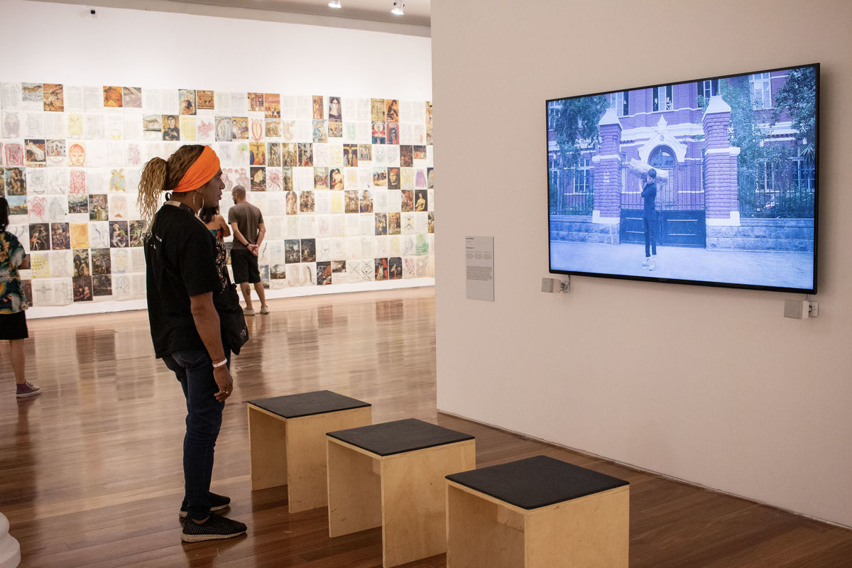 Obra de [Work of] Seba Calfuqueo, Museu de Arte do Rio © Flávio Cabral / Fundação Bienal de São Paulo