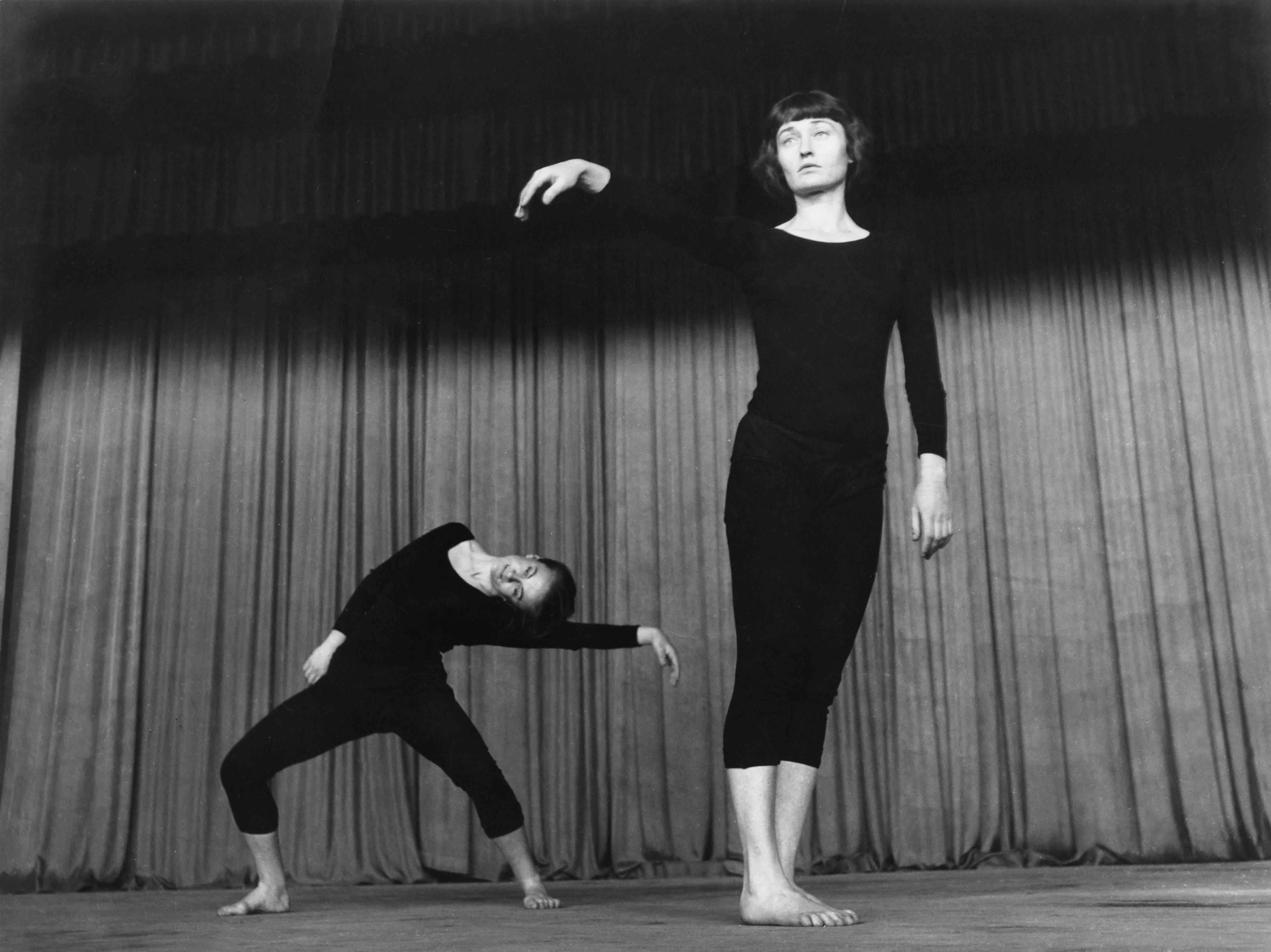 Noa Eshkol, <i>The Chamber Dance Quartet</i>, 1975. Foto: T. Brauner. Cortesia de Noa Eshkol Foundation for Movement 